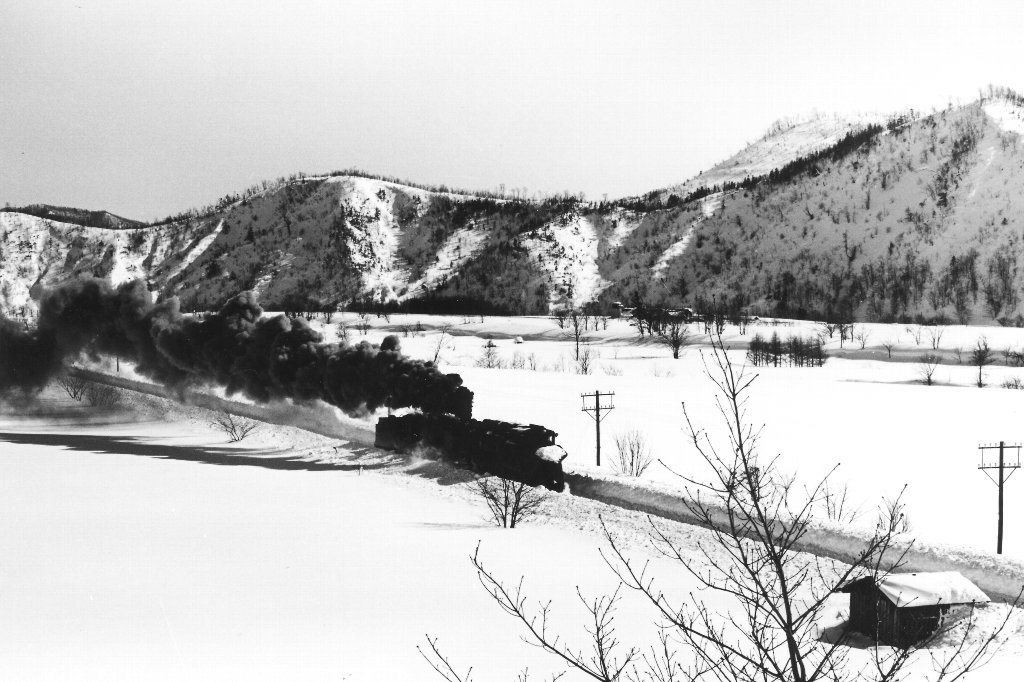 雪景色の名寄本線を進む過去の除雪列車
